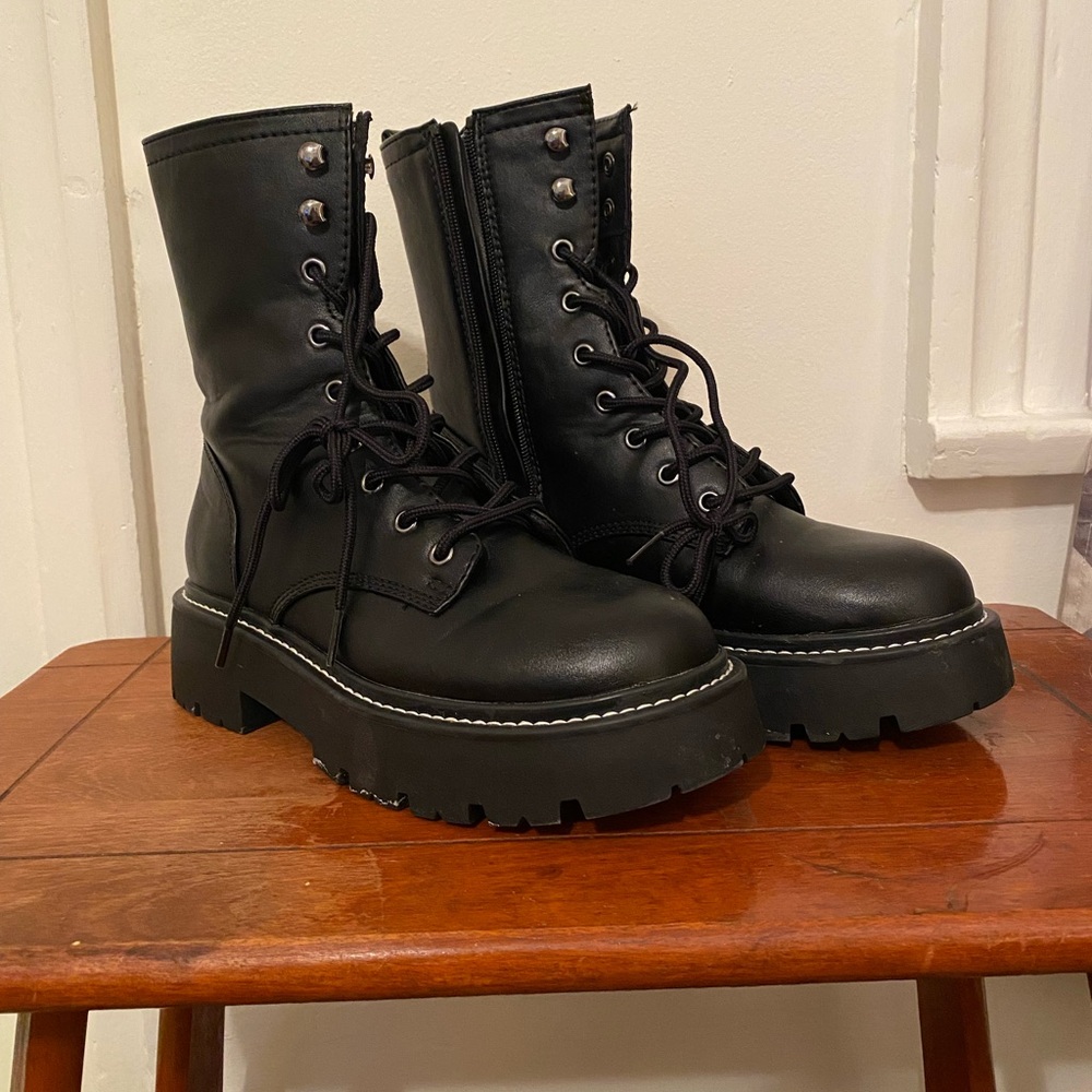 ✨wild fable combat boots✨